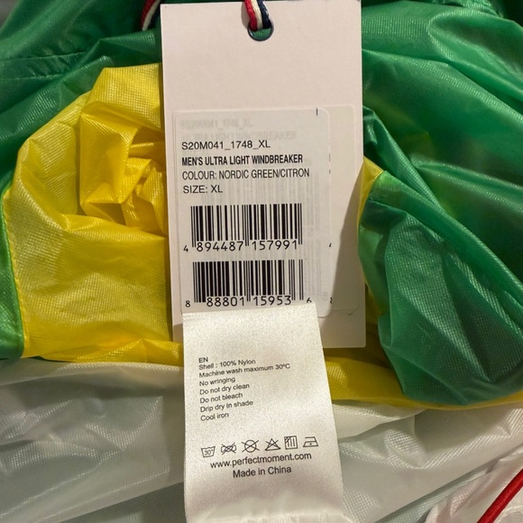 NWT Men’s Perfect Moment Luxury Ultra Light Hoodie Windbreaker Size XL - Picture 5 of 6